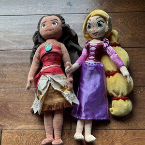 Disney Moana and Rapunzel Plush Doll Duo